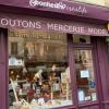 La façade de la mercerie à Paris