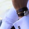 Bracelet en argent et cuir Callas d'Ohdislemoi-Joaillerie-Paris et les boutons de manchettes en argent et Onyx MAZA d'Ohdislemoi-Joaillerie-Paris