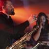 Saxophoniste et chanteuse Smart Music.