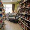 Vins et fromages à la coupe et locaux
