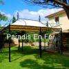 Pergola auto portée sur mesure.
Bâche étanche et anti-UV.
www.paradisenfer.com