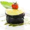Mille-feuille d'aubergine au chèvre frais et pistou