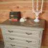 Commode Régence patinée taupe et vieillie 
Voir réalisations à vendre sur le blog