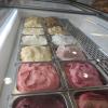 Glaces maison : glaces Cassis, Citron, Coco, Framboise, Grand Marnier et Orange Confite, Groseille, Pistache, Praliné, Passion, Vanille
