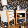 Voici une paire de chevets transformée grâce à notre technique d'aérogommage et de relooking sur-mesure.
Un meuble unique qui trouve parfaitement sa place dans n’importe quel intérieur.
Venez découvrir nos créations à la boutique Pépites & Patines à Berrie !