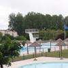 CASTELJALOUX (47) - Vue générale de la piscine municipale avec les installations de Plongeon