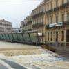 La place de la Comedie sous les eaux en 09/2014 (photo Journal sud-ouest)