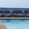 Transat au bord de la piscine