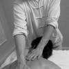 MASSAGE CHINOIS 
Sur le versant du corps, c’est avec le Massage chinois TUINA sur table, que j’agis manuellement sur vos points d’acupuncture.