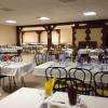 Salle de restaurant configuré en L