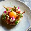 Tartelette artichaut / Jaune confit / Crème fumée / Serrano