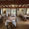 Salle du Restaurant Le Village à Maurepas, proche de Versailles (78)