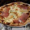 Pizza poire gorgonzola speck