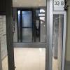 Après le premier interphone marcher tout droit pour prendre l'entrée 33B