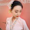 Salon soleil massage paris, Hôtesse en tenue 