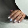 Remplissage sur ongles longs avec manucure russe. Nail art effet coquillage. 