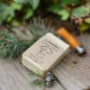 Le baroudeur, savon à froid à,l'huile de pin et de genévrier bio et française. Respirez, vous étes en forêt !
