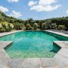 Piscine chauffée privée - Villa Larraldia, Saint Jean de Luz - villa de luxe à la location saisonnière avec Séjour Basque