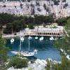 les bateaux venaient charger la pierre de Cassis devant ces trémies
