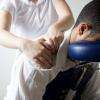 Shiatsu sur chaise ergonomique en entreprise