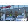 véhicules d'occasion exposés en attente de vente