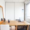 au bureau ou en ligne ou par téléphone