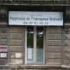 accès facile 
parking payant et gratuit à proximité
arrêts de bus 20 mètres desserte Narbonne et agglomération
cabinet en rez de chaussée