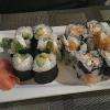 Maki avocat/cheese et california poulet pané/chips de violette