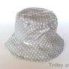 Chapeau de pluie femme, mode petit pois, disponible chez Trilby et cie à saint-nazaire