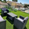 Aménagement de vos espaces décoratifs et d'ornements, des produits adaptées pour chaque usages:

Jardin, Terrasse, Bord de piscine, toits, aires de jeux, espaces publics.