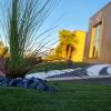 Aménagement de vos espaces décoratifs et d'ornements, des produits adaptées pour chaque usages:

Jardin, terrasse, bord de piscine, aires de jeux, espaces publics. 