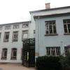 Le laboratoire de l'ancien hôpital Hasenrhein a été transformé en salles de classe)