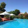 Piscine chauffée, entretenue et privative