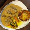 Poulet de Bresse à la crème avec morilles , petits légumes et gratin Dauphinois.