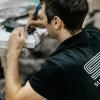 Intervention sur site par un technicien SUREAL2 – pose et maintenance de coffres-forts.