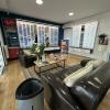 Notre petit coin salon ou vous pourrez attendre confortablement vos lunettes