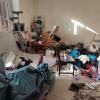 Logement très encombré à Lyon : séjour avant